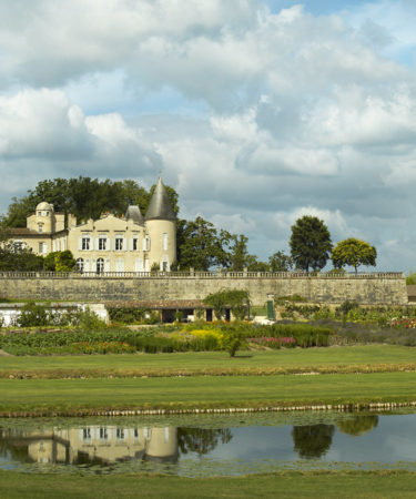 Bordeaux vs. Burgundy: The Difference Between France’s Two Most Popular Wines