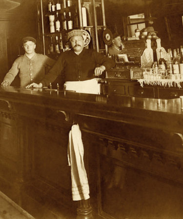 15 Things Every Bar Owes You As A Patron