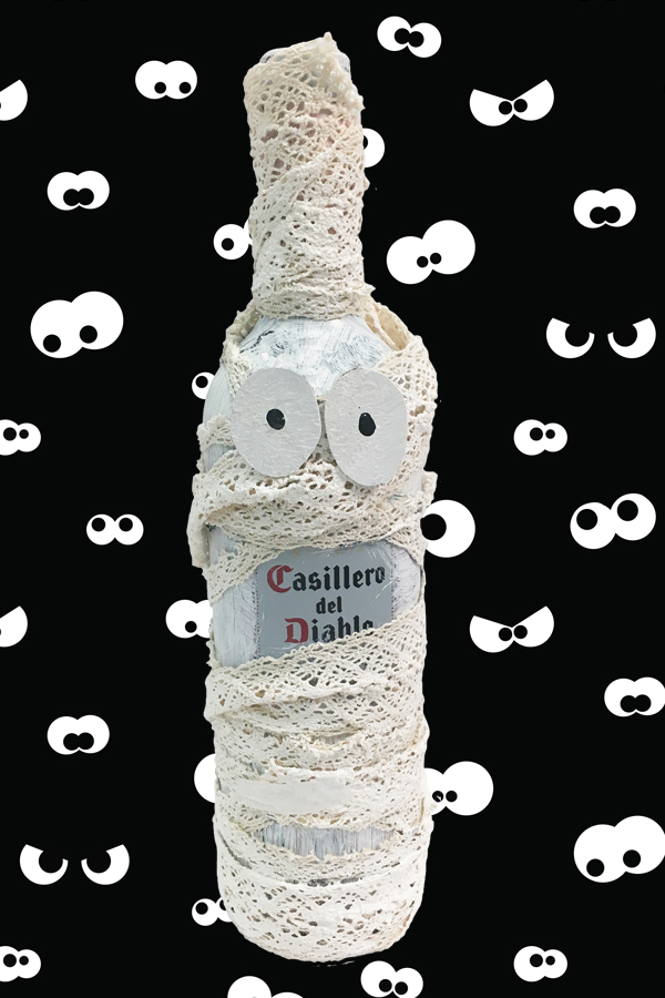 5 Devilish DIY Halloween Wine Bottle Crafts