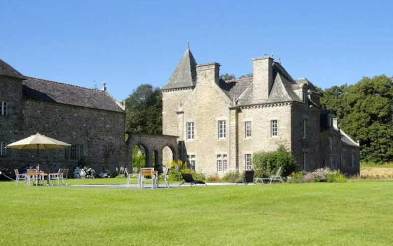 8 Extravagant Loire Valley Air BnBs To Rent This Summer