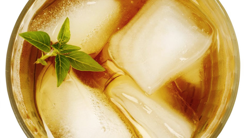 This Kentucky Tea Cocktail is a great cooling agent based cocktail to help beat the heat