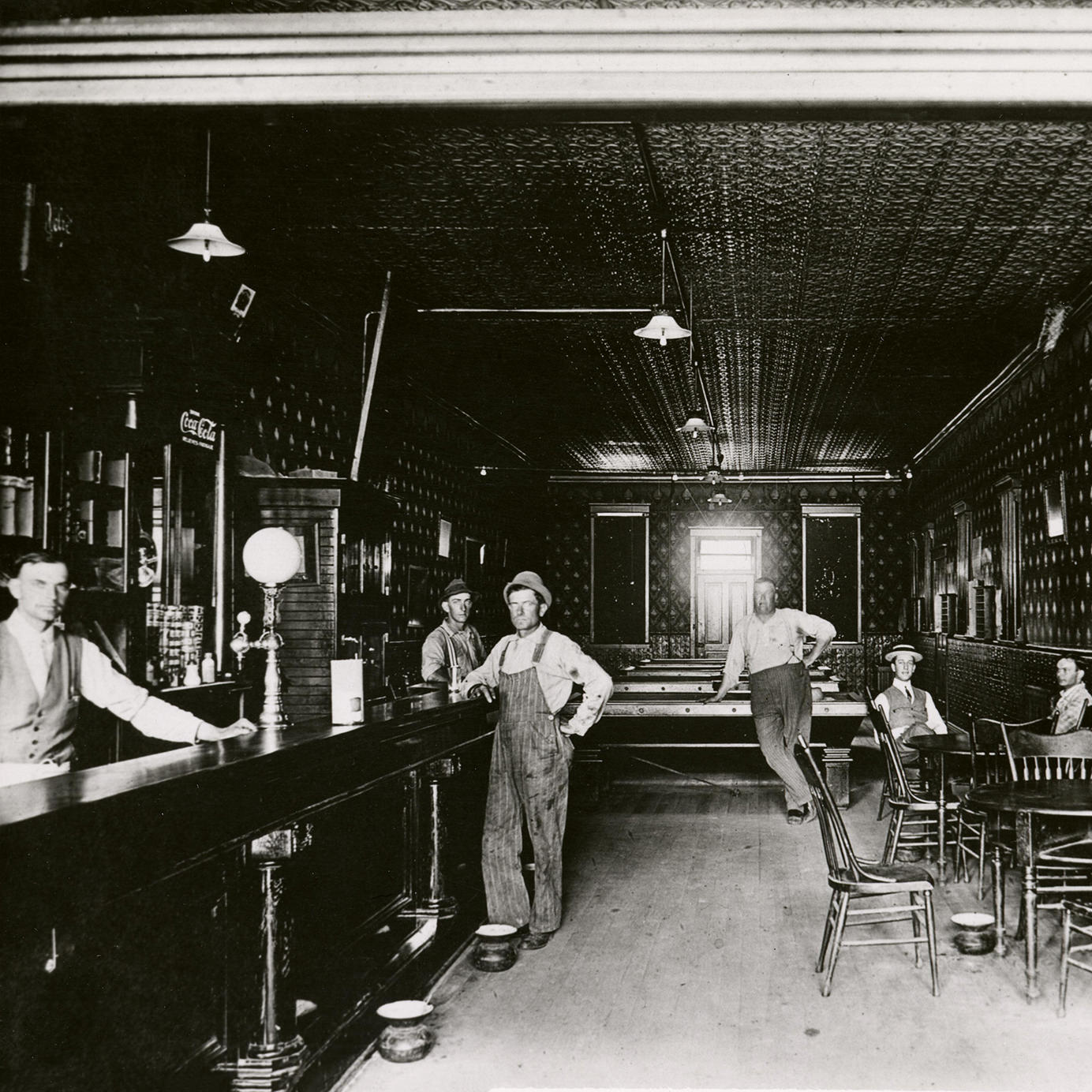 Five-Cent Beers and Hard-Drinking Horses: 15 Saloon Photos Reveal the Real Wild West