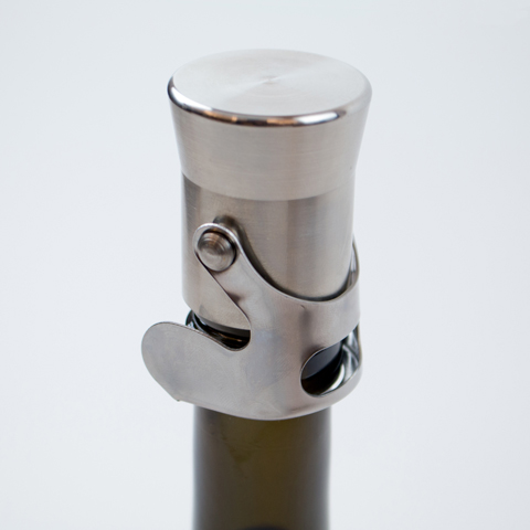 Heavyweight champagne stopper for keeping Champagne and Prosecco fresh