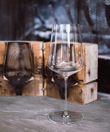 This Is Every Sommelier’s Favorite Wine Glass