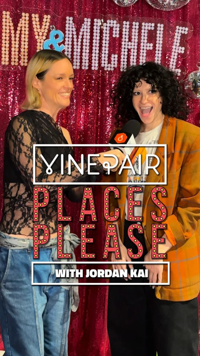 Places, Please! 🎭 This week, actor and sommelier Libby Winters chats with Jordan Kai Burnett (@jkaib) of @romyandmichelethemusical about her favorite spots in the city. Take a look!